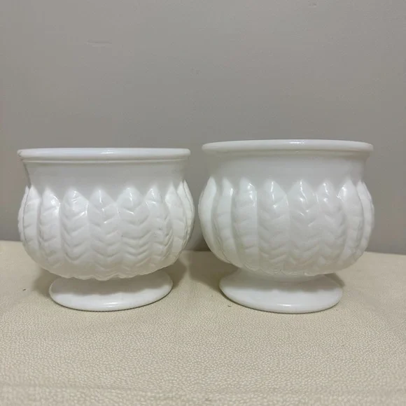 Set of 2 Milk Glass Bowls - Picture 2 of 2